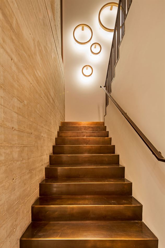 brass-stairs-interior-design-160517-958-10