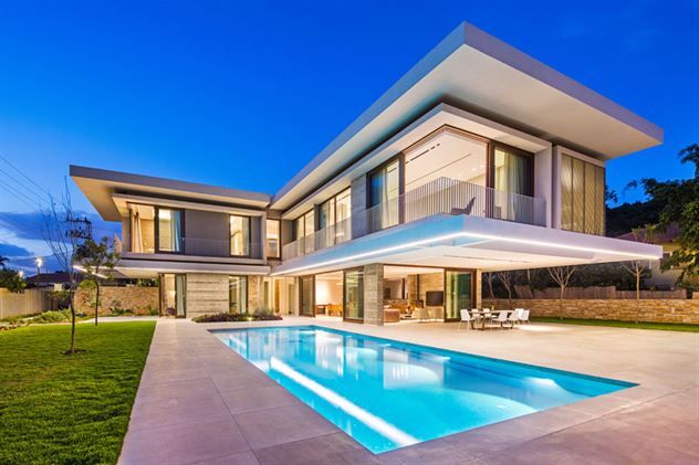 modern-house-design-swimming-pool-160517-950-01