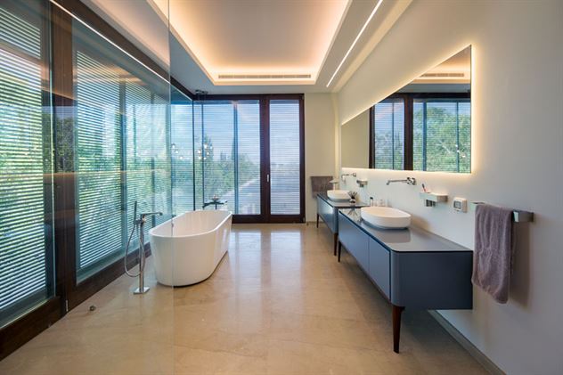 modern-master-bathroom-glass-shower-surround-160517-958-12