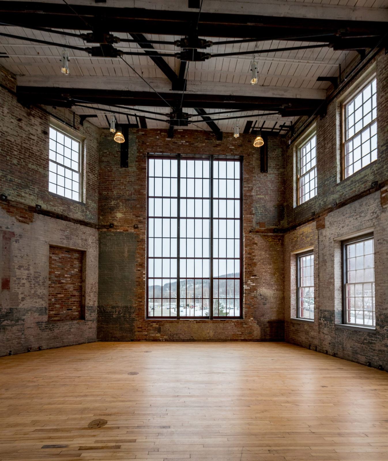 bruner-cott-mass-moca-massachusetts-museum-of-contemporary-art-museum-textile-factory-berkshires-expansion-renovation_dezeen_7-1704