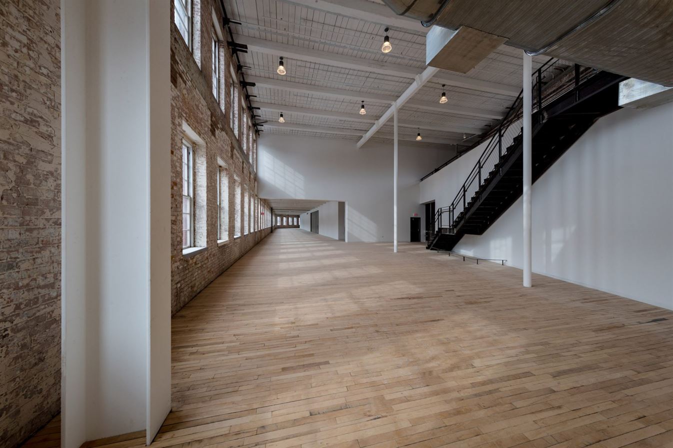 bruner-cott-mass-moca-massachusetts-museum-of-contemporary-art-museum-textile-factory1111-berkshires-expansion-renovation_dezeen_2-1704