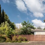 הבית שצומח מהגן / אדריכל פיצו קדם