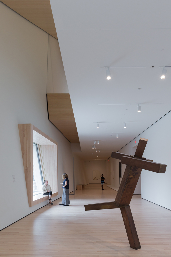 17._A_City_Gallery_at_SFMOMA_featuring_Untitled_by_Joel_Shapiro_(1989)__photo_©_Iwan_Baan__courtesy_SFMOMA
