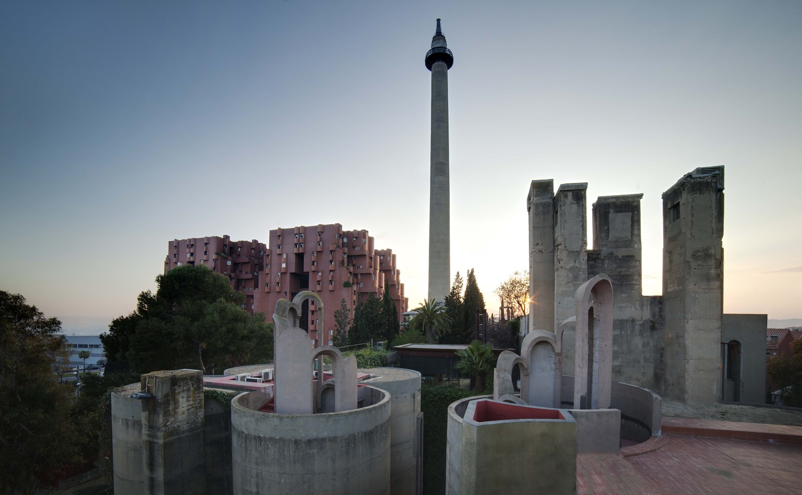 Ricardo_Bofill_Taller_Arquitectura_SantJustDesvern_Barcelona_Spain_OutdoorSpaces_(17)