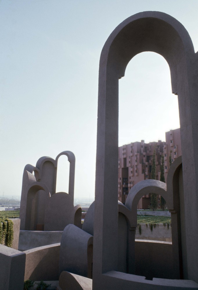 Ricardo_Bofill_Taller_Arquitectura_SantJustDesvern_Barcelona_Spain_OutdoorSpaces_(19)