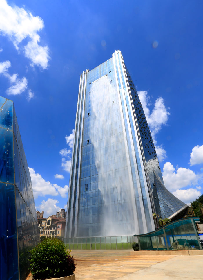 5b59bf741e6a1-massive-artificial-waterfall-skyscraper-china-guiyang-30