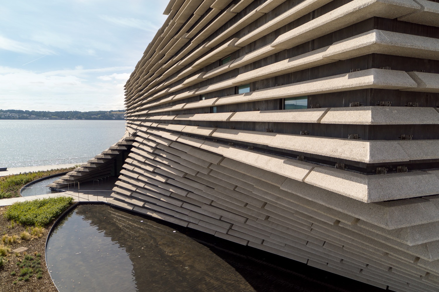 V_A_Dundee_-_Aug_2018_-_6_-_credit_Rapid_Visual_Media