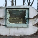 מחבוא אינטימי בתוך סלע, בספרד