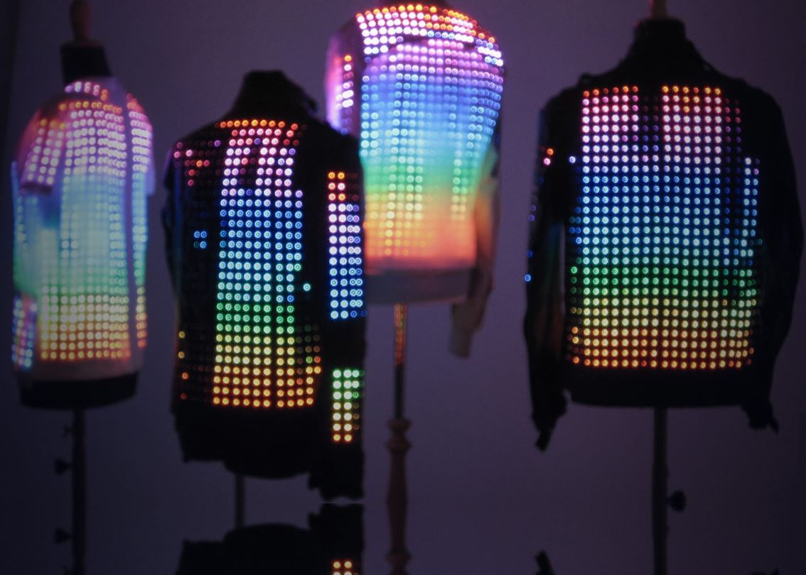 jackets for U2′s Worldwide 360º tour.