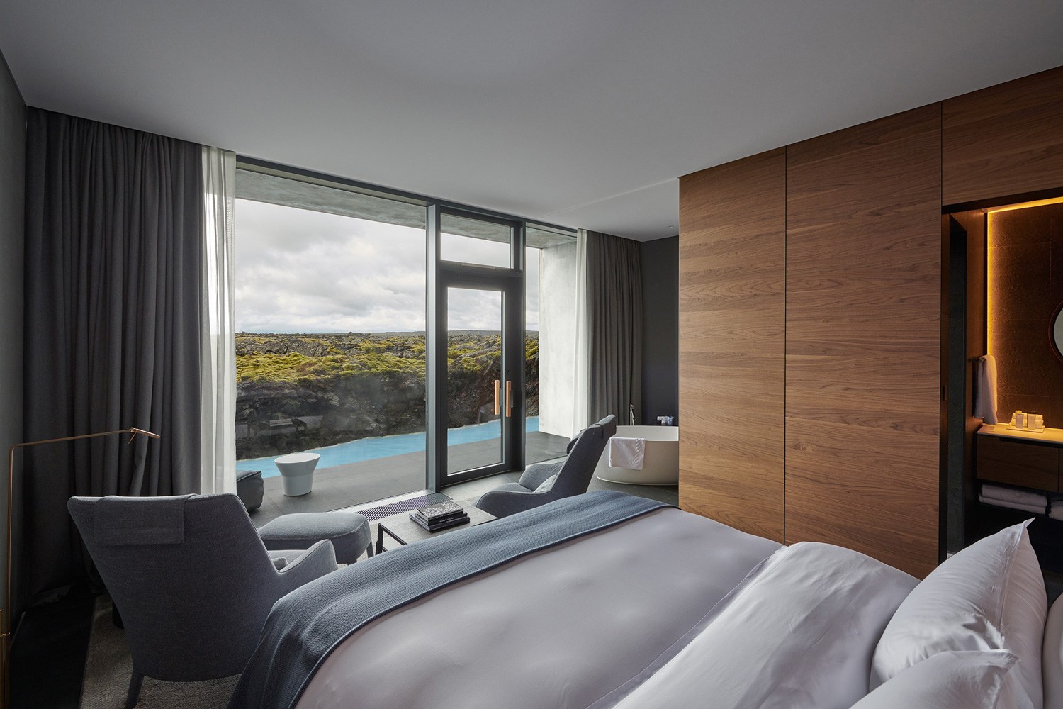 The-Retreat-Hotel-at-Blue-Lagoon-in-Grindavik-Iceland-Yellowtrace-11