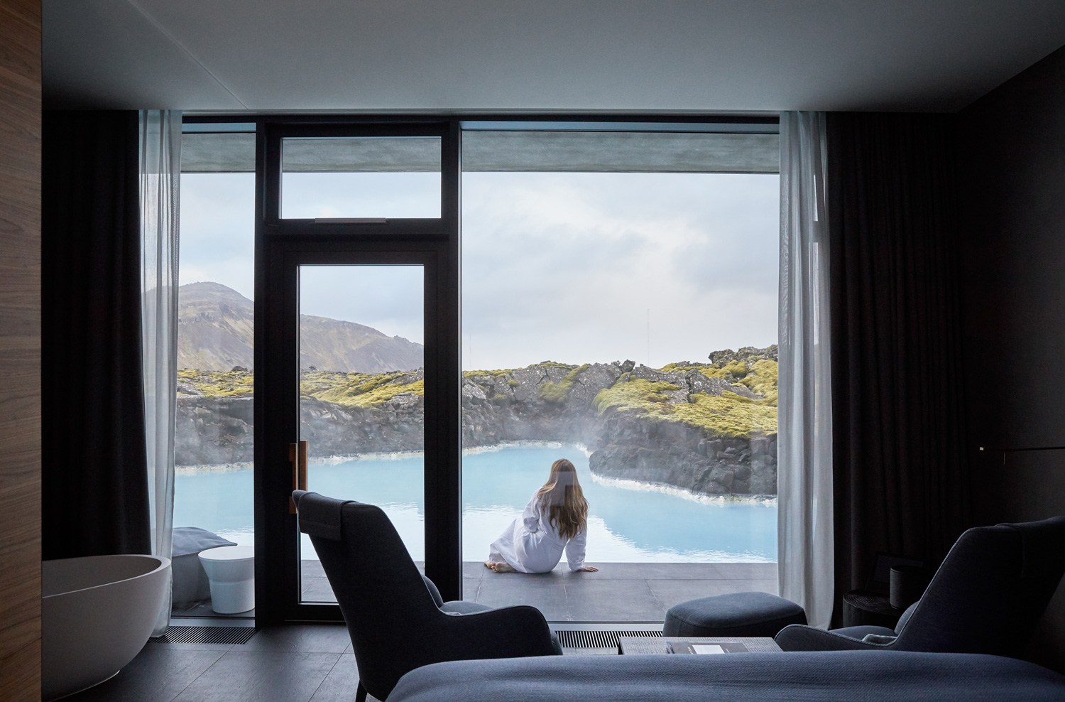 The-Retreat-Hotel-at-Blue-Lagoon-in-Grindavik-Iceland-Yellowtrace-15