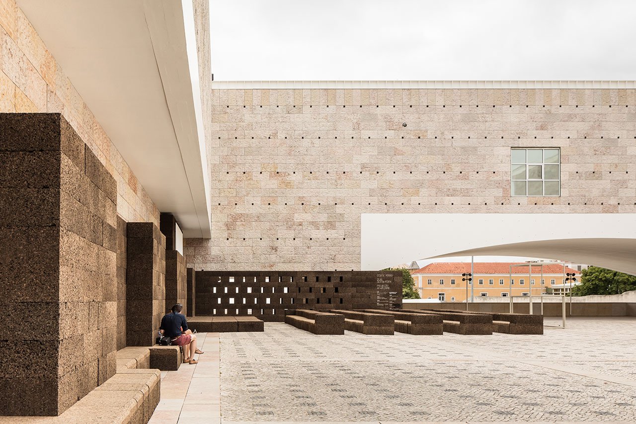 f3_jose_neves_a_square_in_summer_belem_cultural_center_lisbon_yatzer