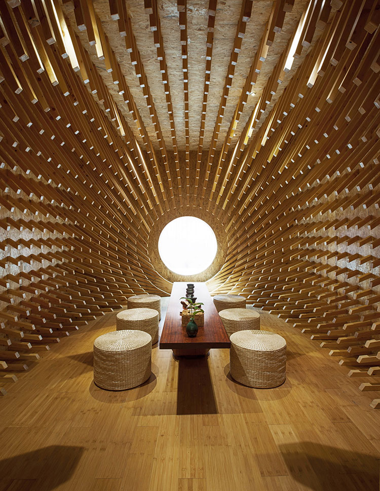 999-wooden-sticks-creates-a-beautiful-optical-illusion-inside-this-chinese-teahouse-by-minax-5
