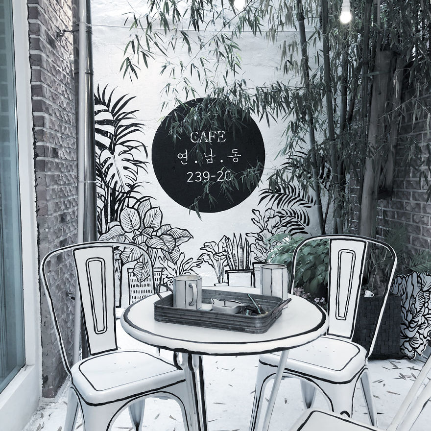 In-Seoul-this-unusual-cafe-makes-its-customers-feel-in-a-comic-book-5ba4ac27ec95e__880