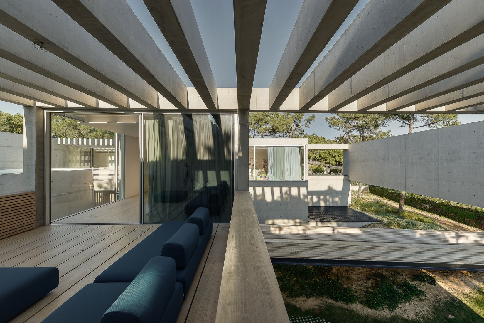 metalocus_guedes_cruz_the_ward_house_31