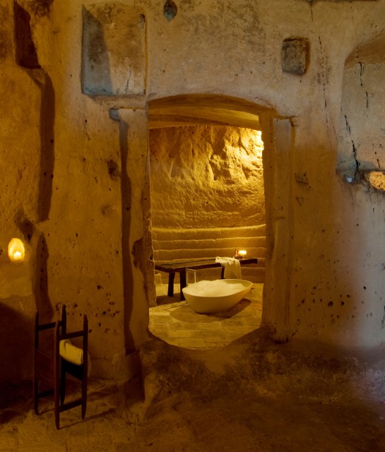 sextantio-le-grotte-della-civita-interior-design-bath-k-02-x2