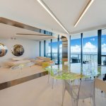 דירה של זאהה חדיד במיאמי ביץ', מרוהטת בעיצובים משלה