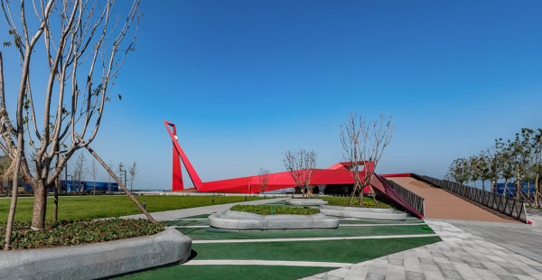 סמל תרבות בסין: Qingdao Wanda Victoria Bay Xifeng Bridge