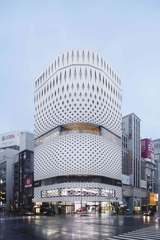 ציוני דרך באדריכלות: המרכז המסחרי גינזה ביפן