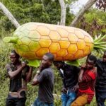 בגאנה מעצבים ארונות קבורה עם פנטזיות