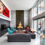 הפנטהאוז ביבנה 66: מזרח ומערב