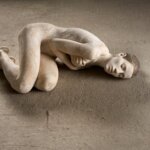פסלי העץ מלאי החיים של האמן Bruno Walpoth