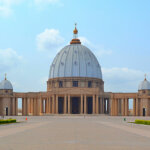 הוותיקן האפריקני: הכנסייה הגדולה בעולם היא העתק ענק של הוותיקן