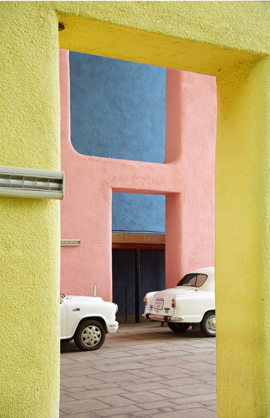 עיר הבטון הברוטליסטית של לה קורבוזייה בהודו
