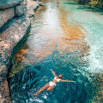 החורים השחורים המובילים צוללנים למעמקי האדמה