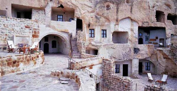 נופש בין צוקי הטבע: Yunak Evleri / Kagga Kamma