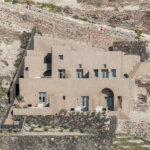מלון קטן ב-OIA Castle בתכנון Kapsimalis Architects