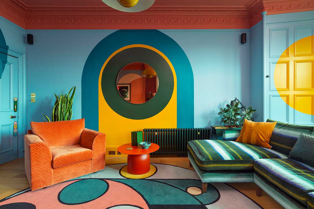 דירה פסיכדלית באדינבורו שהיא קלידוסקופ חלומי של צבע