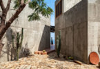 בית הבטון La Casa del Sapo משקיף אל האוקיינוס במקסיקו