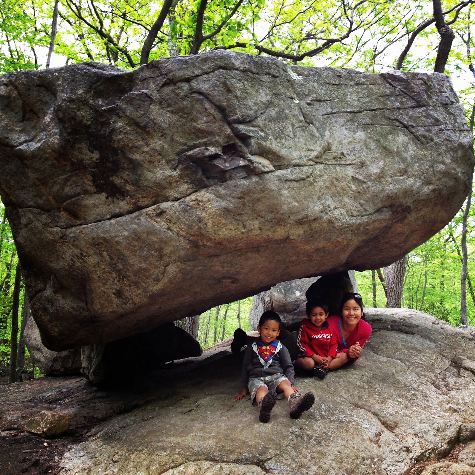 סיזיפוס ותעלומת מעמדי הסלעים בעולם: balancing rocks