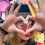 מהו הז'אנר החדש והפופולארי "הפצצת חוטים Yarn Bombing"?
