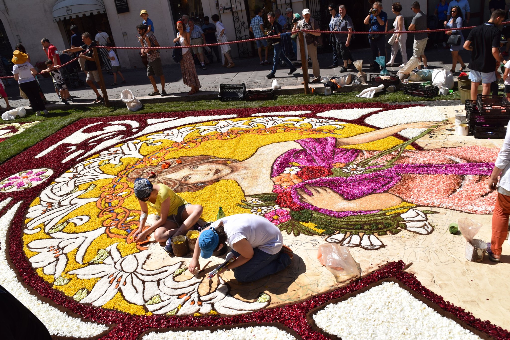 פסטיבל הפרחים המפורסם The Infiorata Flower Festival