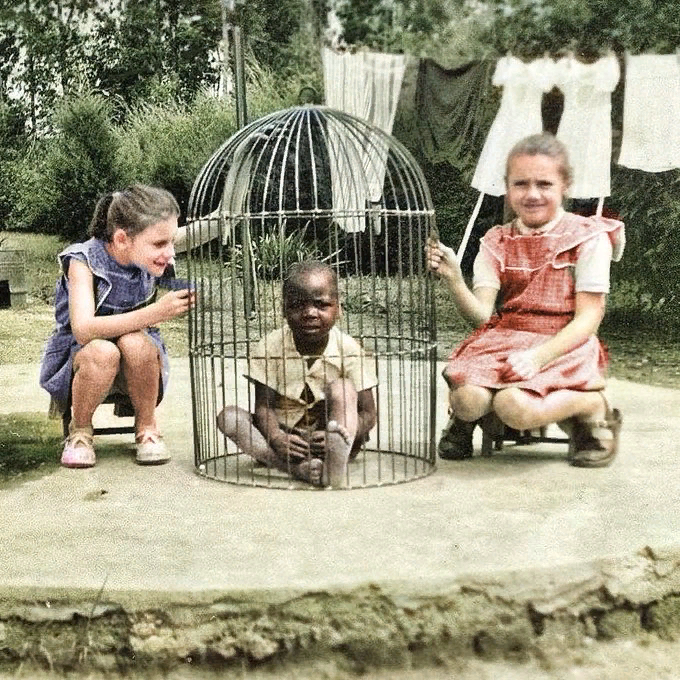 סיפורו של הנער Ota Benga מקונגו, שהיה כלוא בגן החיות של ארה"ב