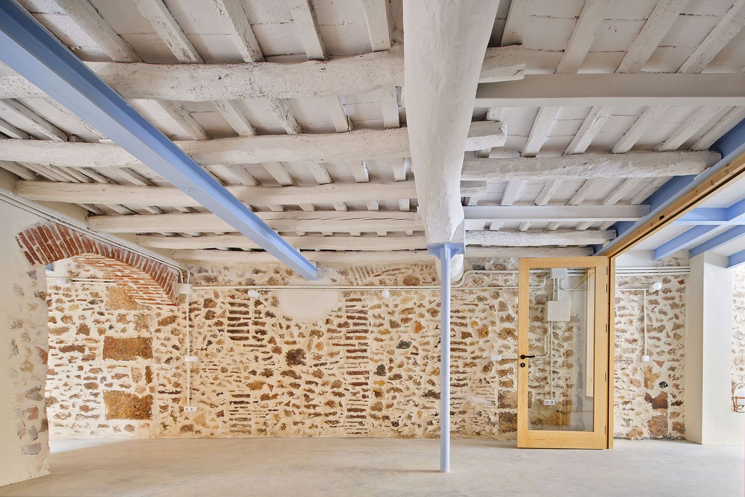 Mediona 13 House / NUA arquitectures
