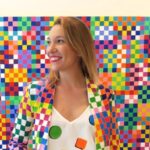 הצעירה שלובשת אמנות: Ariel Adkins