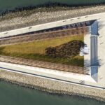 מאות הצטרפו לאמן JR כדי ליצור דיוקן שיתופי במחאה על ההגבלות של איראן על נשים