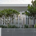 גם בית וגם מוזיאון: שקוף אך אינטימי, נוכח ולא שחצני