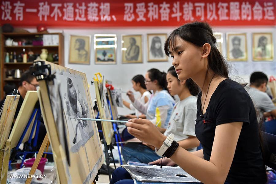 טירוף בחינות הכניסה לבתי הספר לאמנות בסין