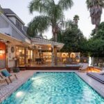 בית עץ בסגנון של ריזורט, בשרון