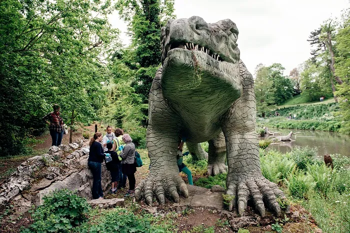 קפסולת זמן פרהיסטורי בפארק דינוזאורים מהמאה ה-19