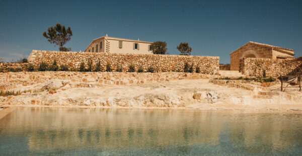 מלון Son Blanc Hotel בספרד / Atelier du Pont