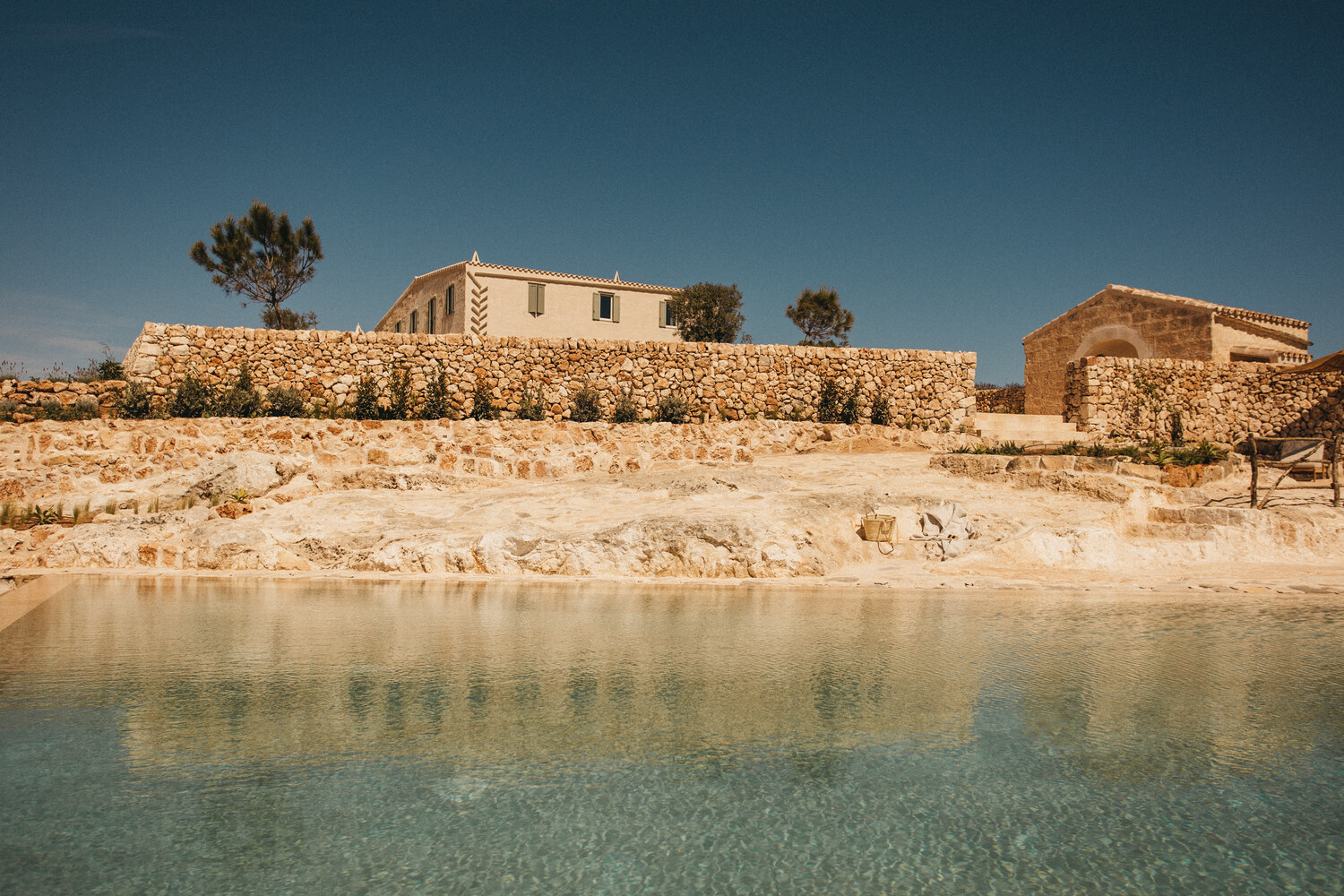 מלון Son Blanc Hotel בספרד / Atelier du Pont