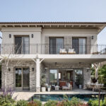 בית בסגנון פיוז'ן אמריקאי כאן בישראל / פרנקל אדריכלות ועיצוב