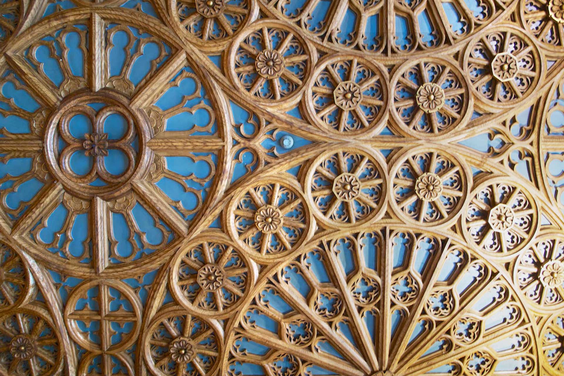 חנות הספרים Livraria Lello בפורטו, ששימשה השראה להארי פוטר
