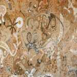 האמן היפני שמצייר מחומרים מהטבע: חול, עלים ובוץ