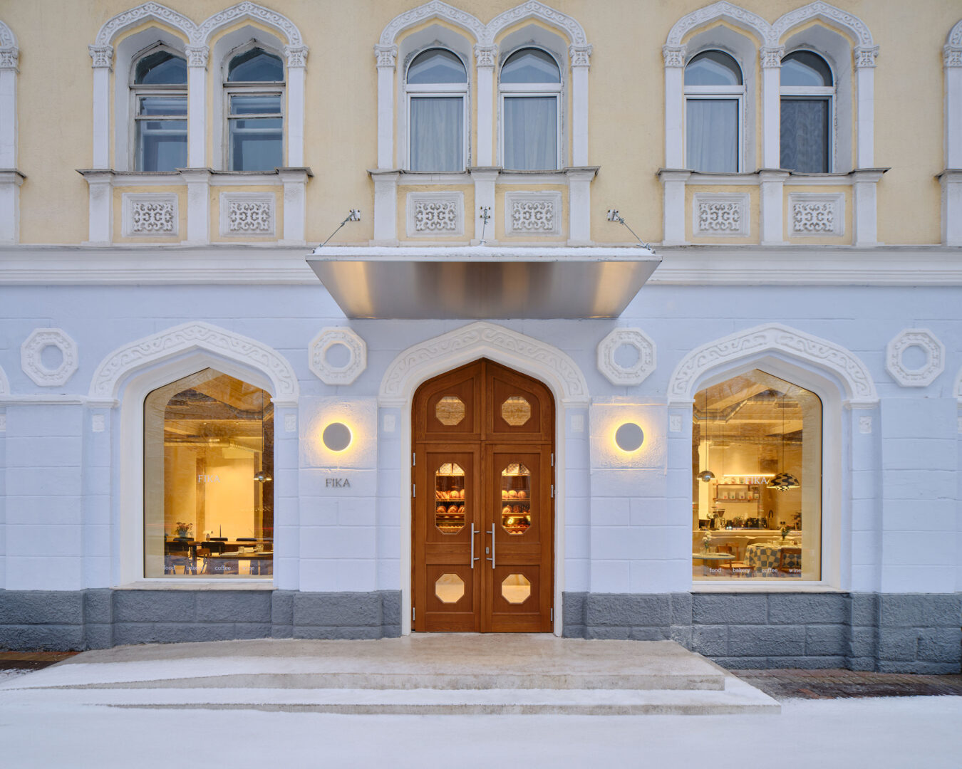 בלוק מגורים מתקופת ברית המועצות, בקזחסטן, הוסב למסעדה בעיצוב סקנדינבי
